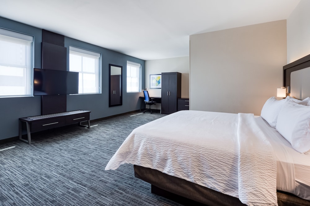 HOLIDAY INN EXPRESS KANSAS CITY DOWNTOWN 20/72