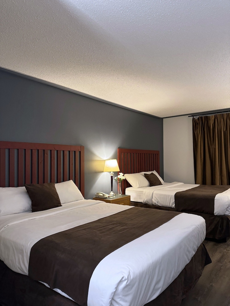 Divya Sutra Plaza & Conference Centre Vernon, BC 28/74