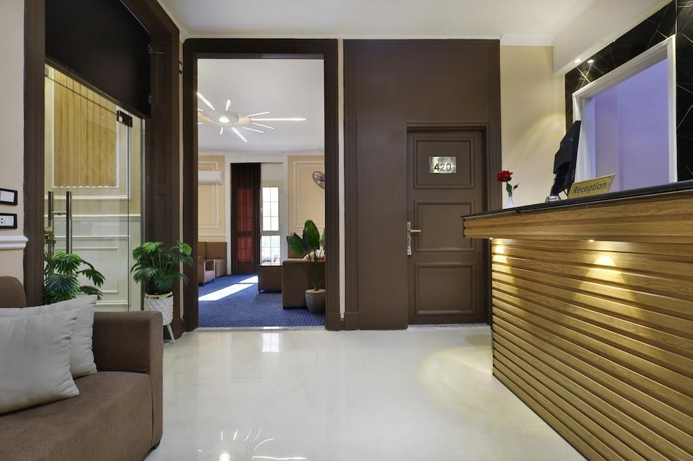 Lobby at Cairo Paradise Hotel, CAIRO