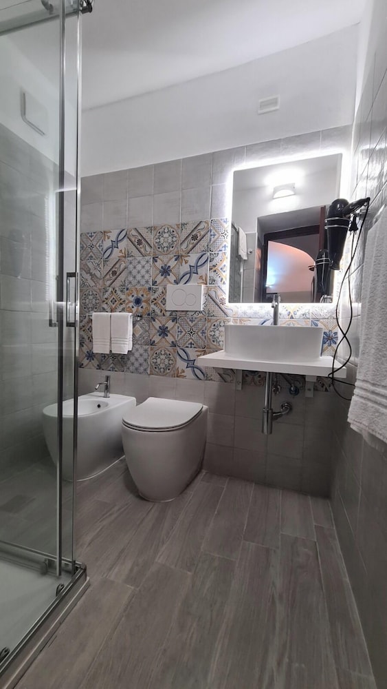 Artemide Hotel 36/39