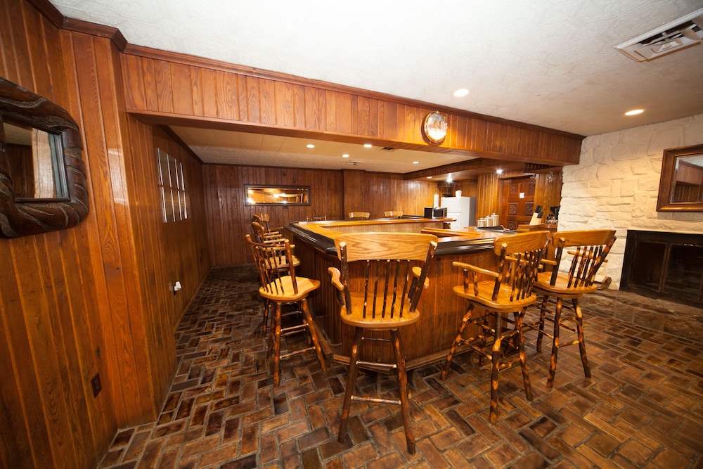 Log Cabin Lodge Suites 61/68
