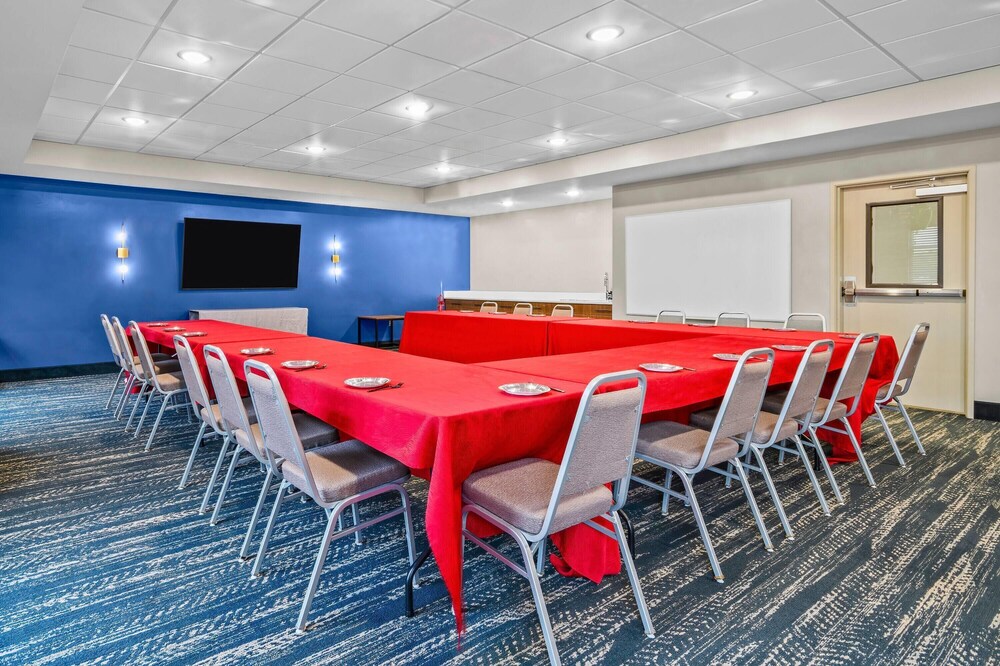 AmericInn by Wyndham International Falls Southwest 36/50