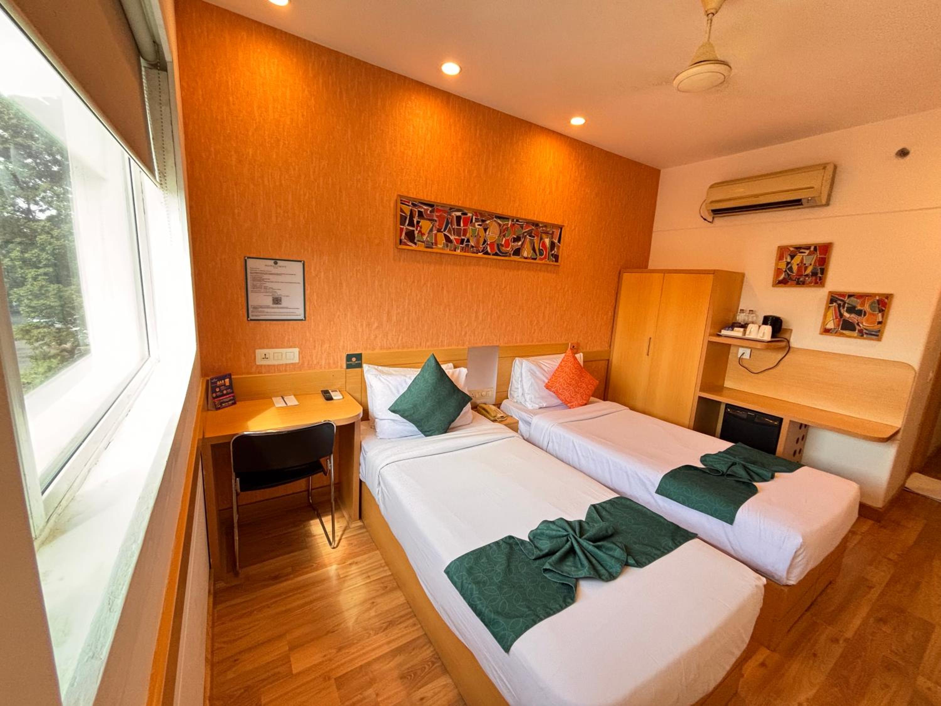 Premium, Twin Beds, Grove View