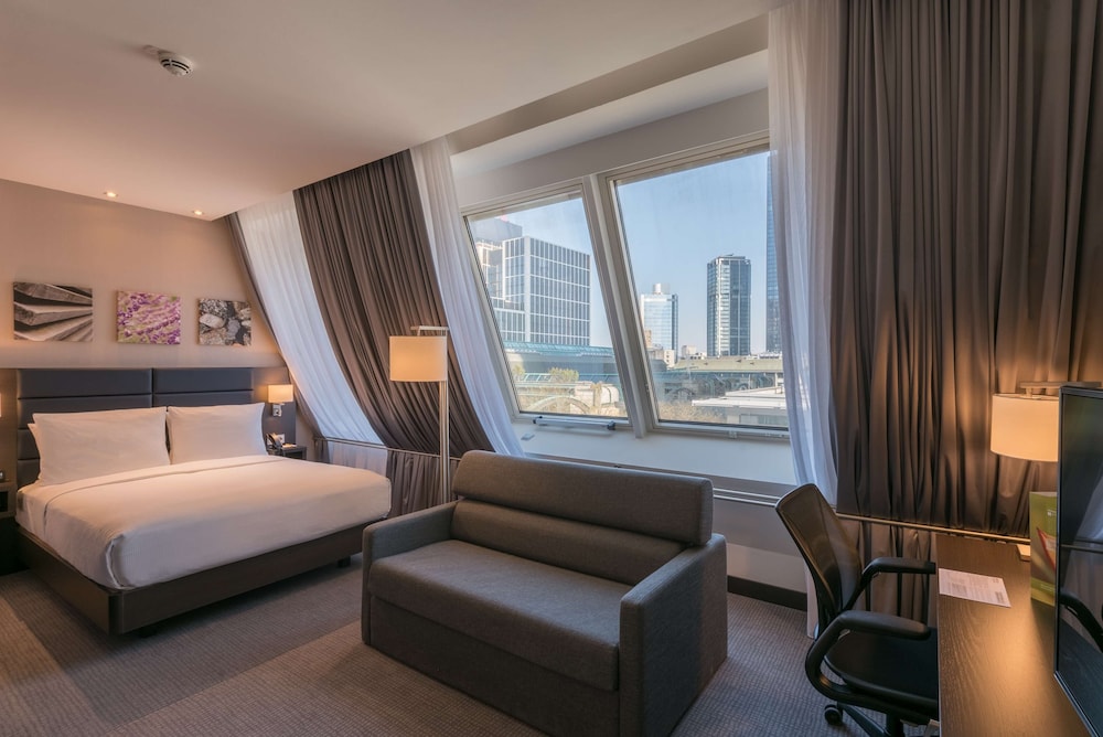 HILTON GARDEN INN FRANKFURT CITY CENTRE 15/56