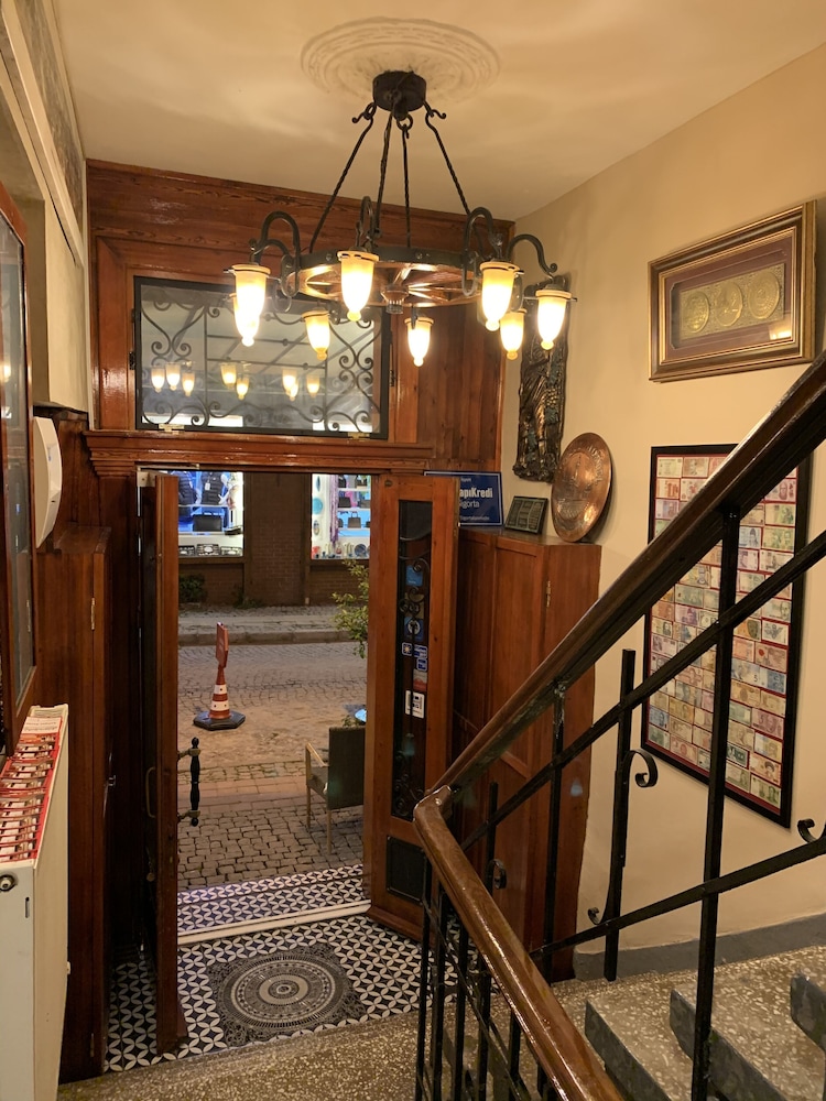 Antique Hostel 5/50