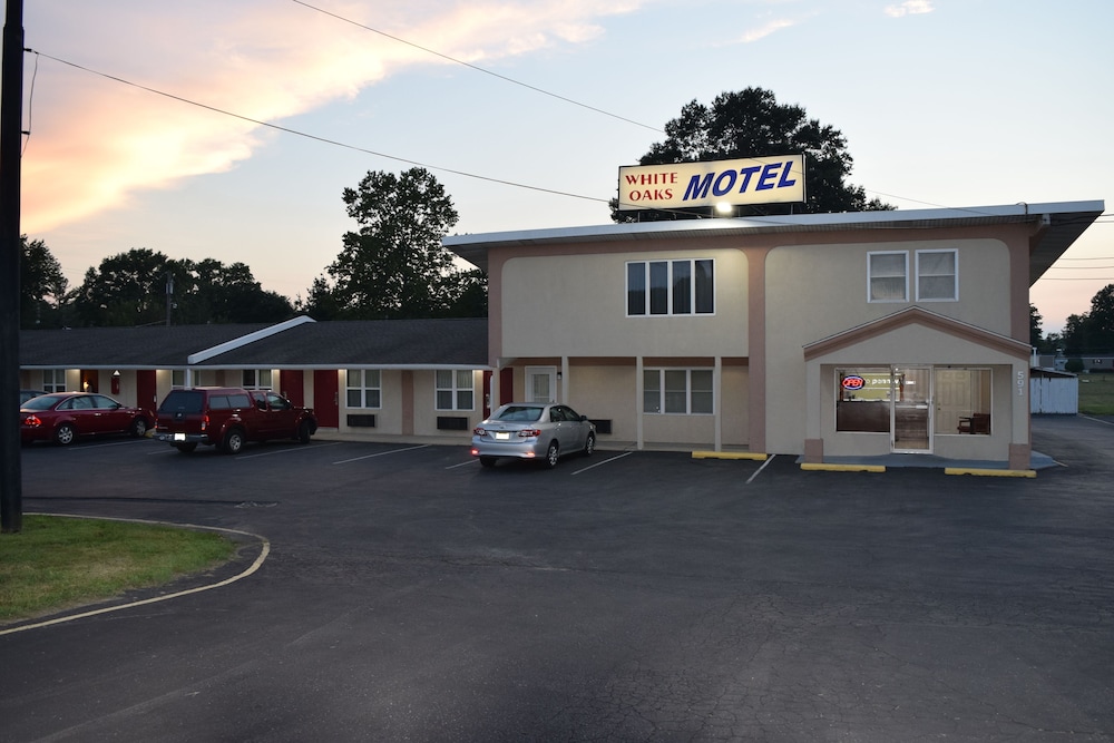 White Oaks Motel Pennsville Carneys Point 26/41