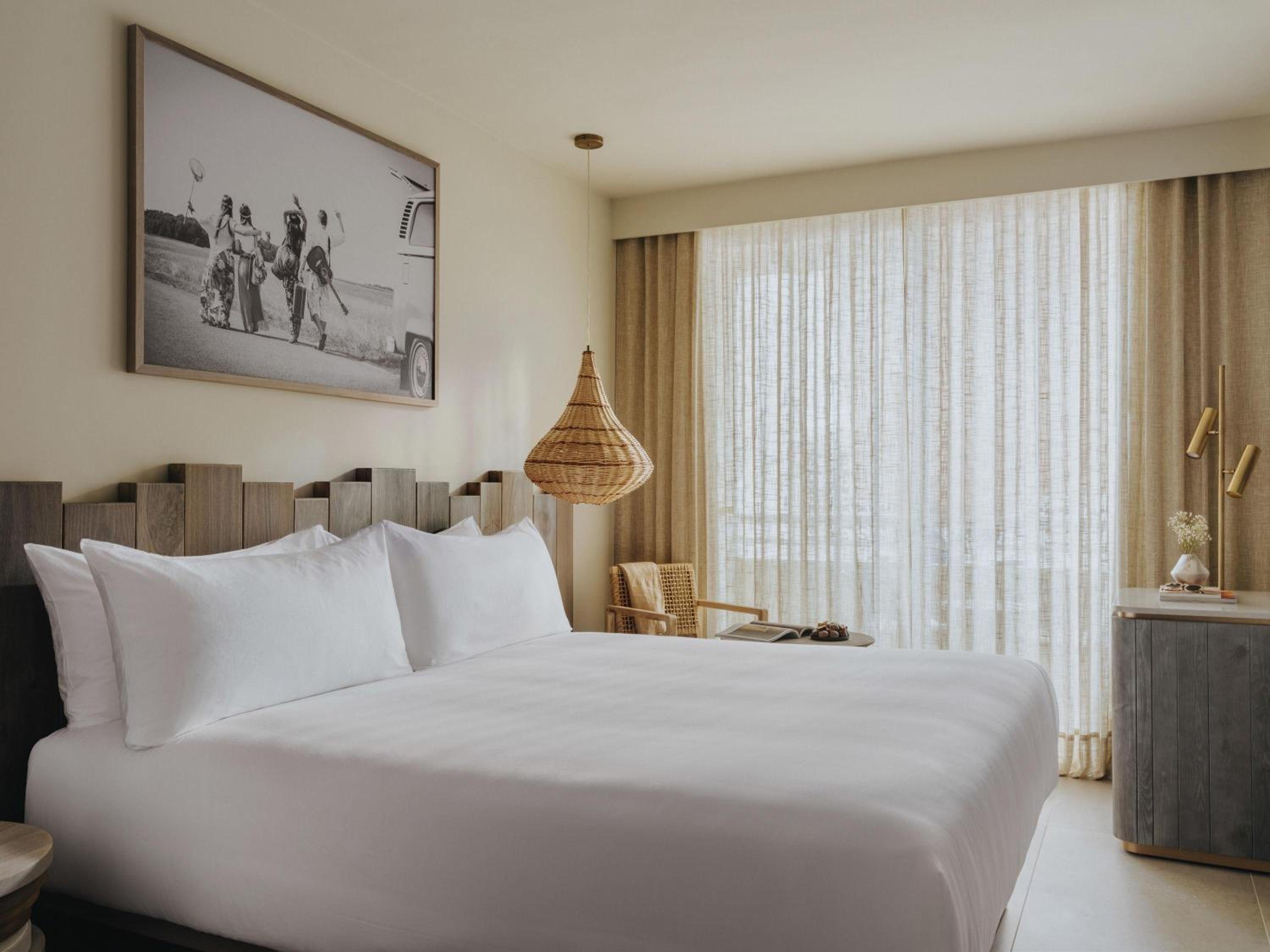 Room Extra