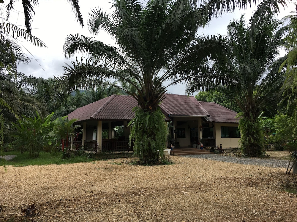Khao Sok Palm Garden Resort 17/18