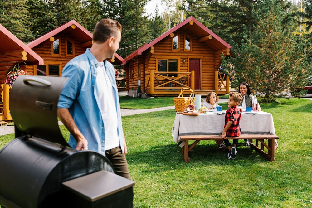 Miette Mountain Cabins 46/50