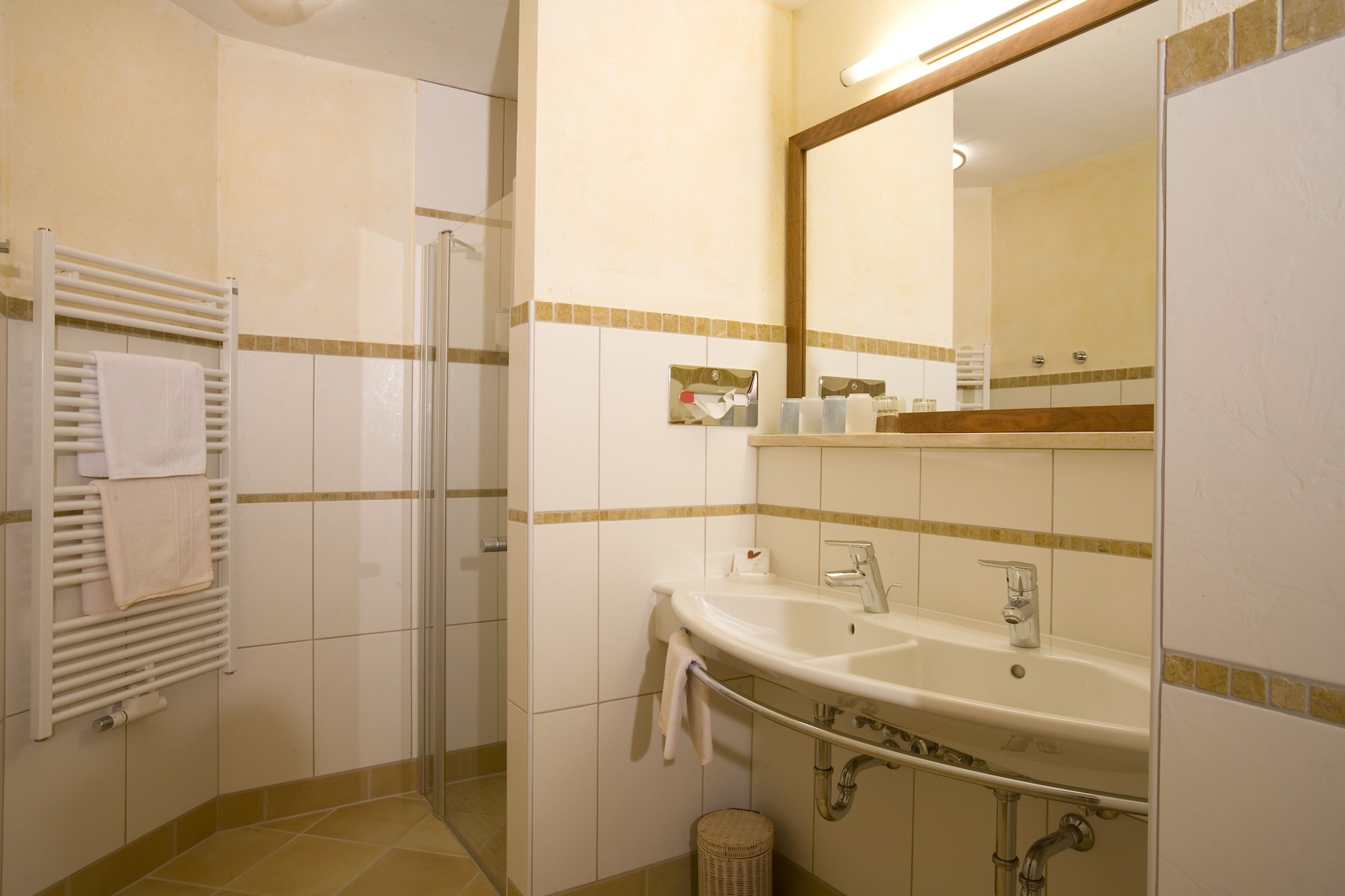 غرفة كومفورت بسرير كينج بشرفة، Hotel Sallerhof 3/4