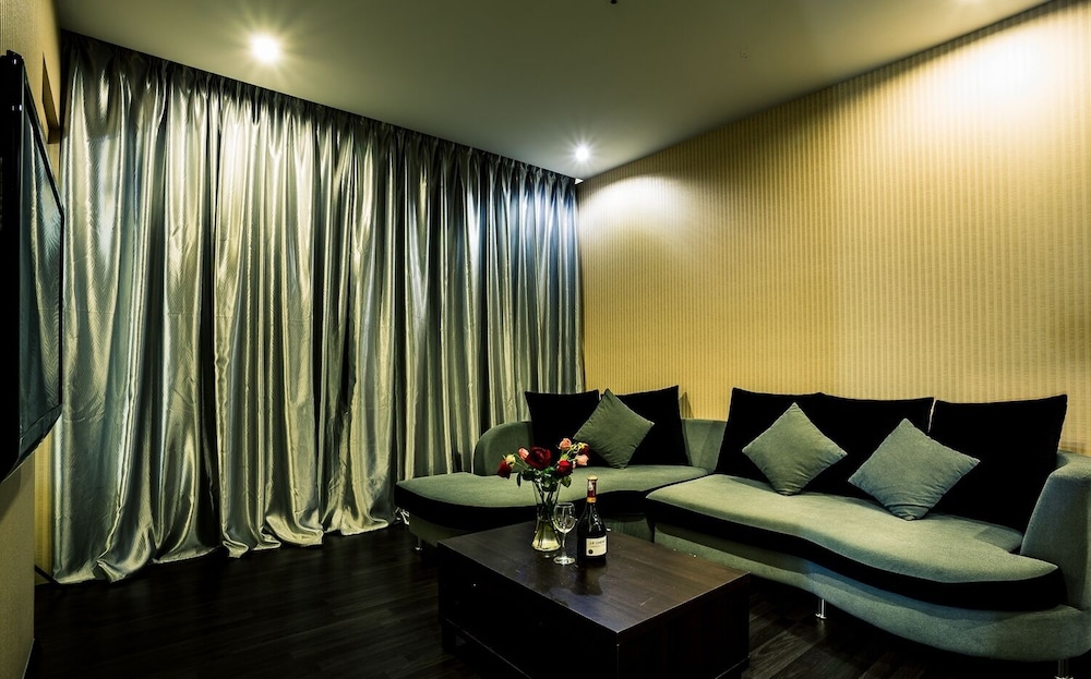 Swing & Pillows at Golden Roof Hotel Ampang, Ipoh 54/62