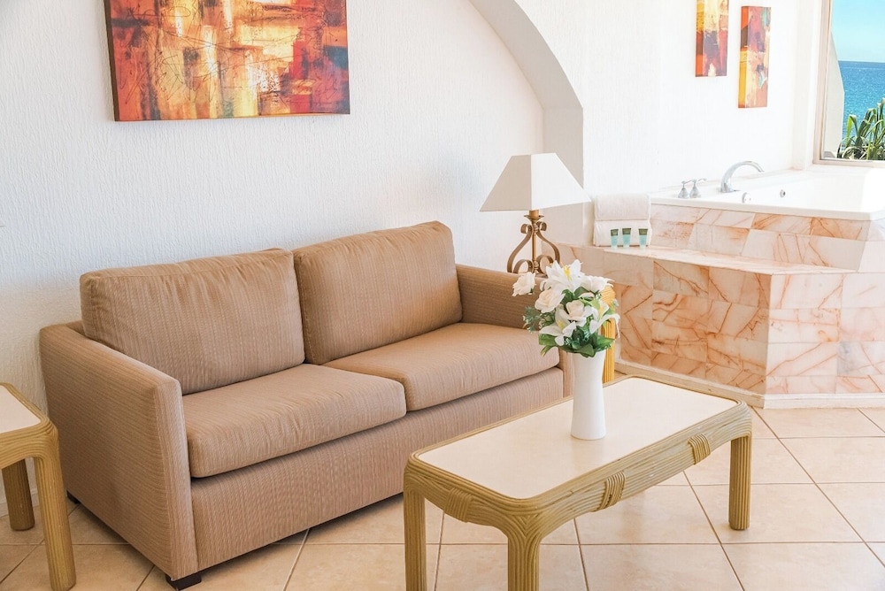 Hotel San Carlos Plaza, Beach & Convention Center 38/58