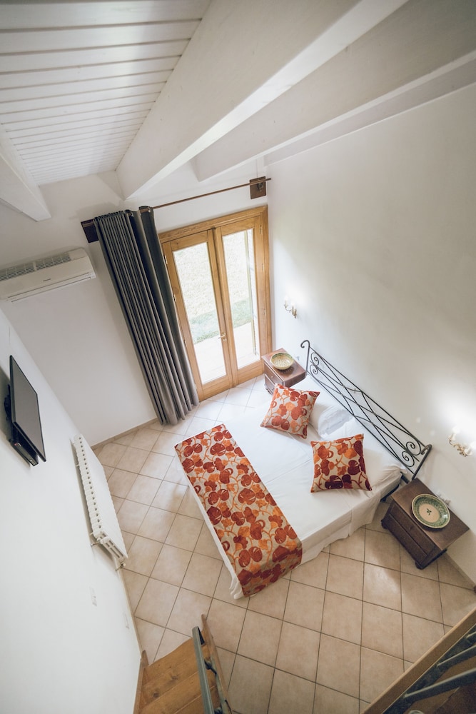 Agriresort Leano 51/82