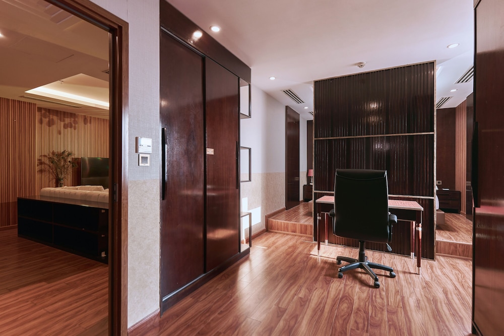 MERCURY BOUTIQUE HOTEL 47/76