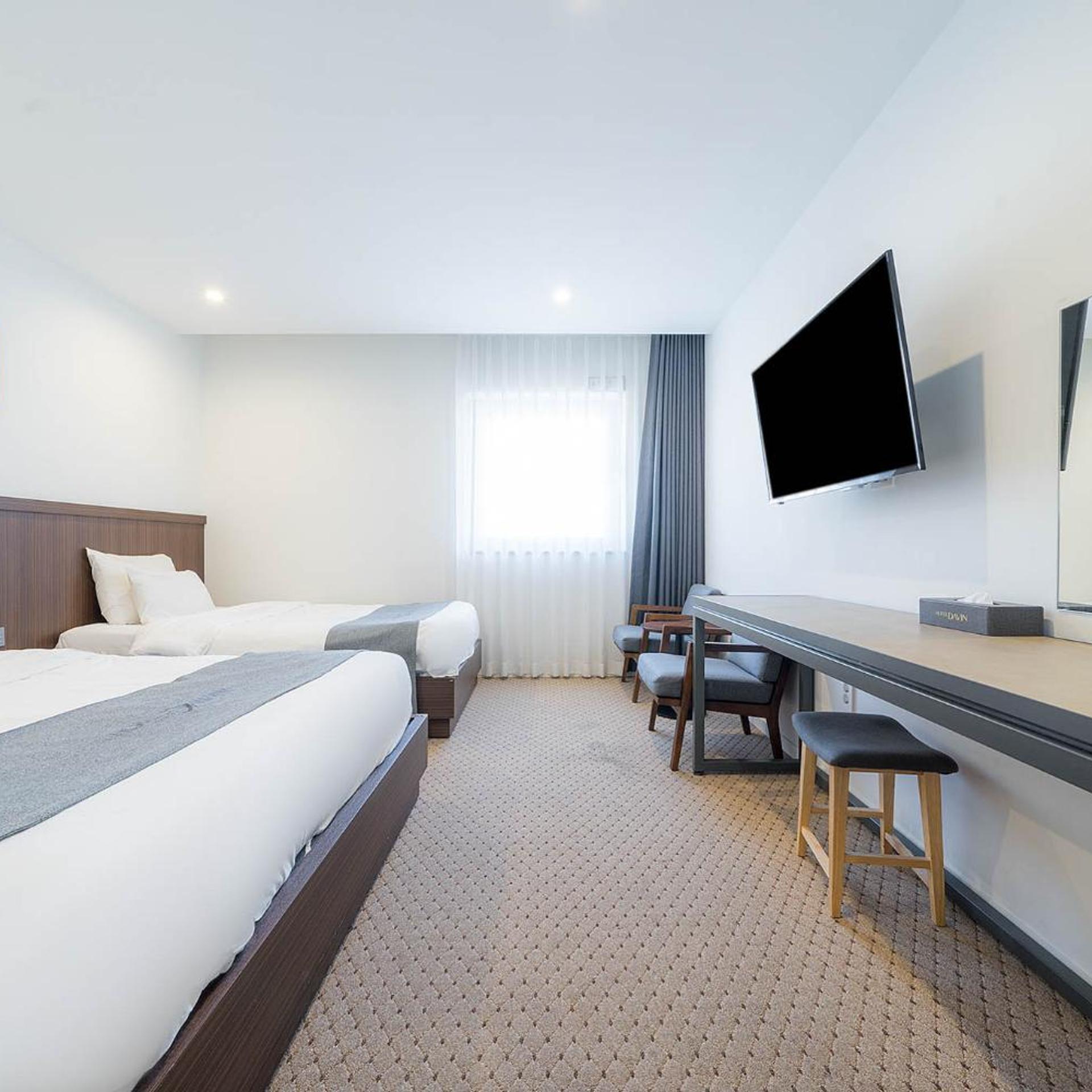 Deluxe, Twin Beds