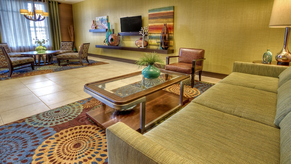 Holiday Inn Express Suites Pittsburgh Sw Southpointe 48/72