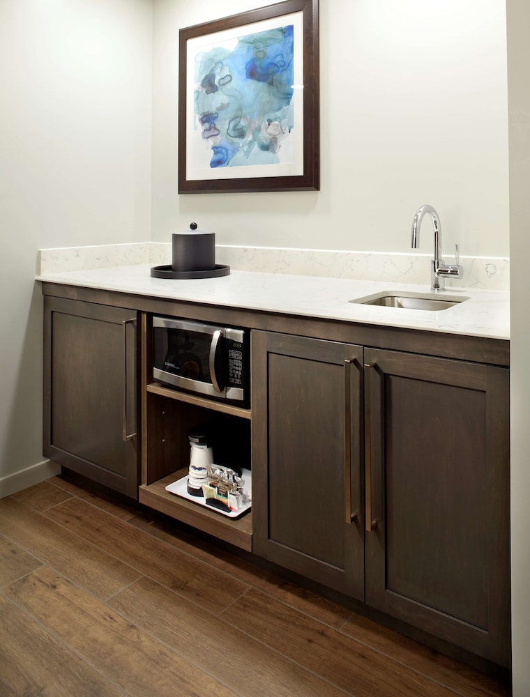 Hampton Inn Suites Pittsburgh Airport South Settlers Ridge 10/60