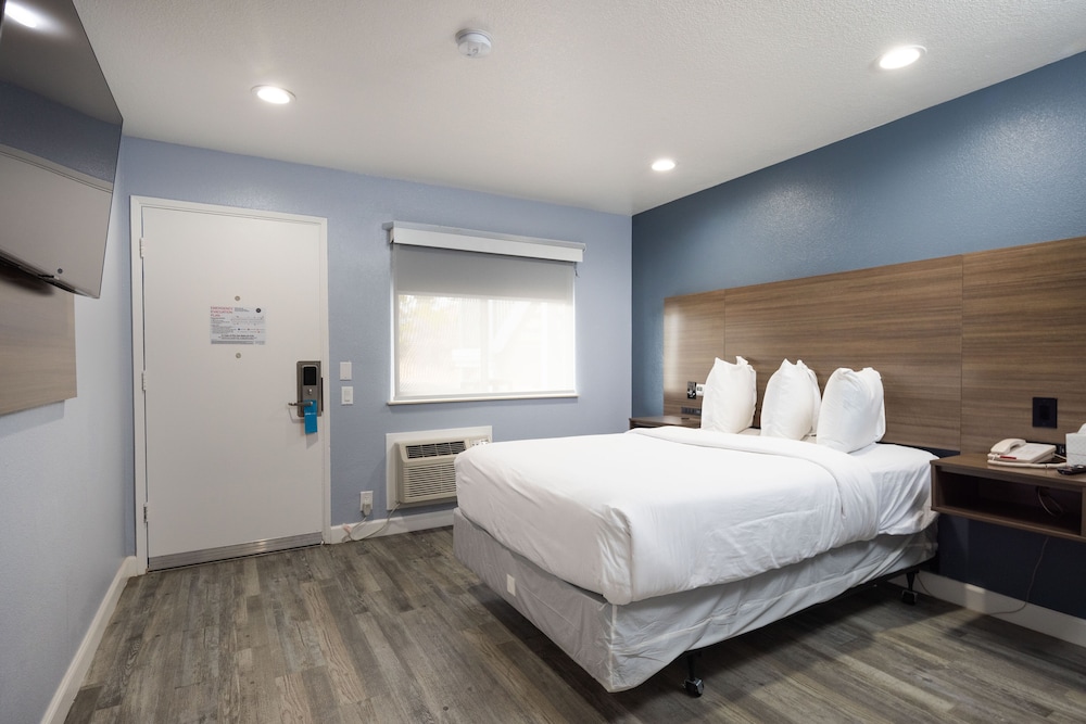 Days Inn by Wyndham Arroyo Grande/Pismo Beach 30/62