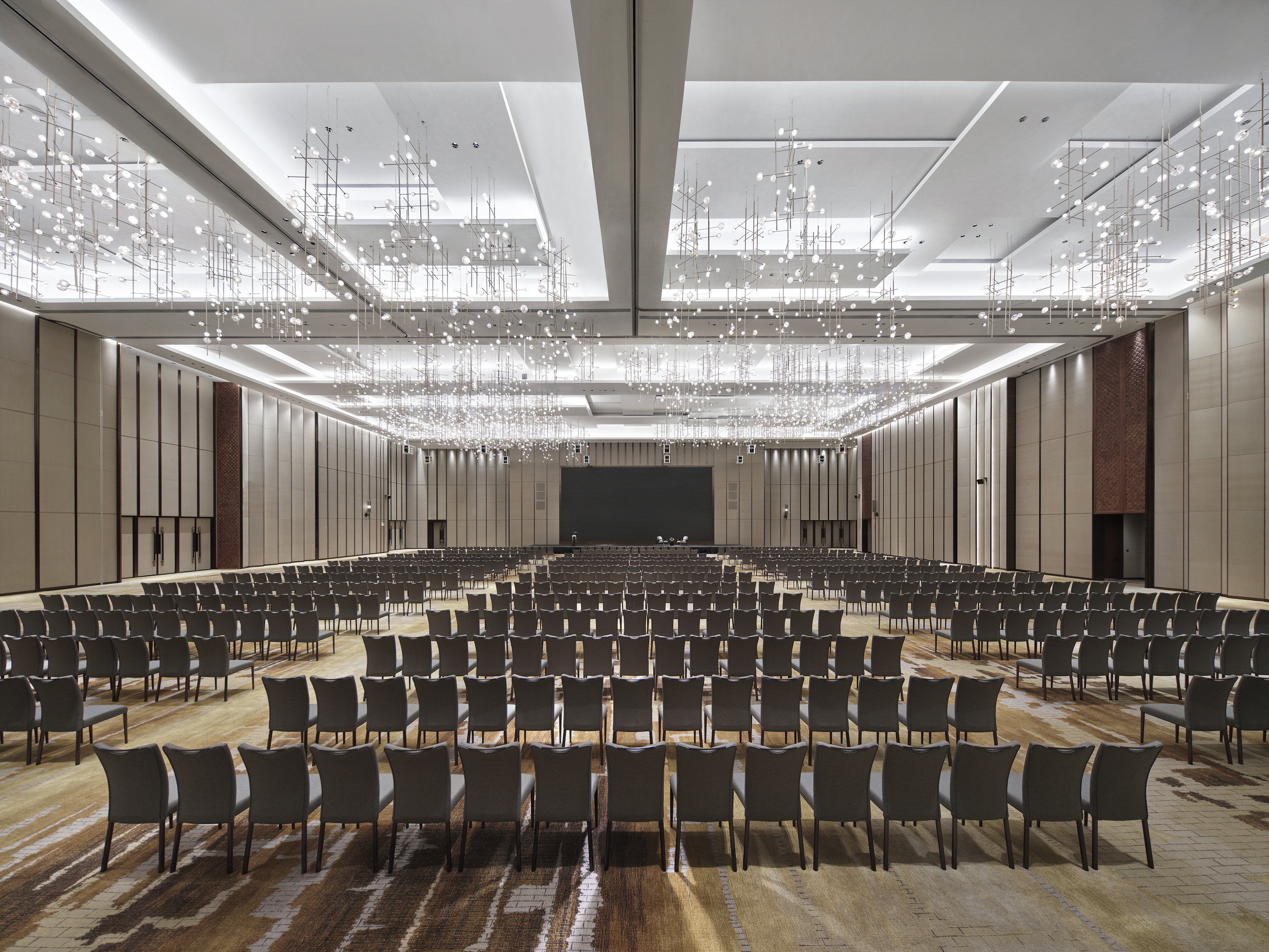 Intercontinental Dongguan 64/76