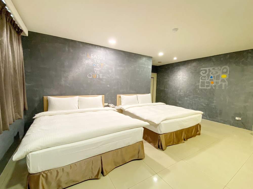 Js Hotel 8/57