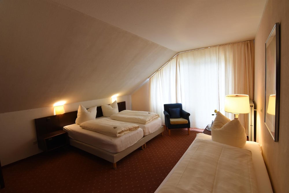 Hotel Senator 5/34