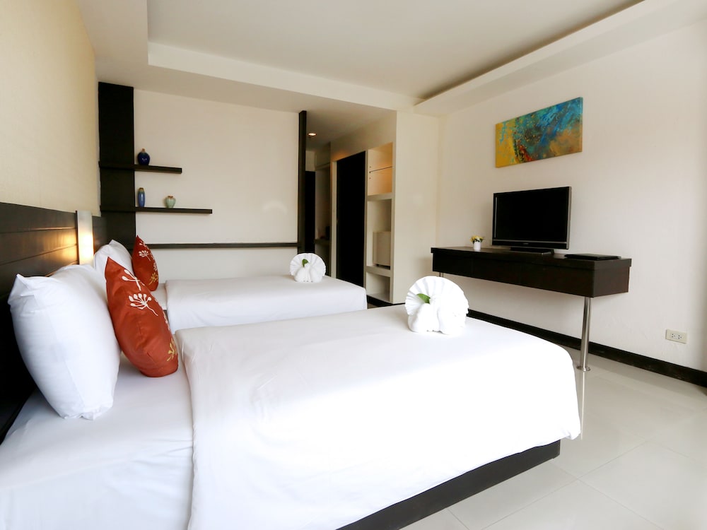 Baron Beach Hotel 33/73