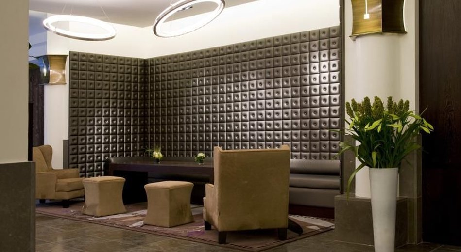 Marivaux Hotel 8/20