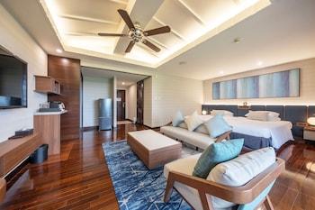 Renovated, Grand, Cottage