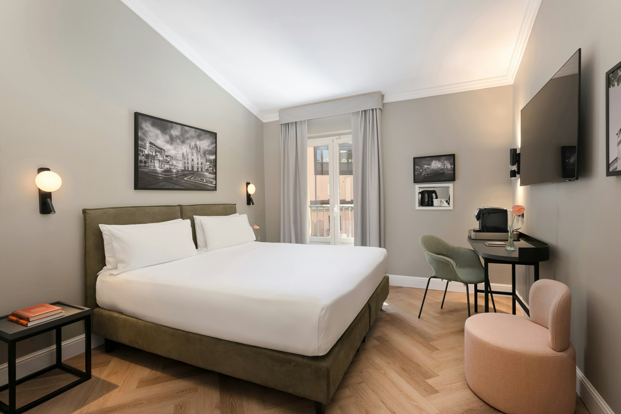 DELUXE, DOUBLE BED