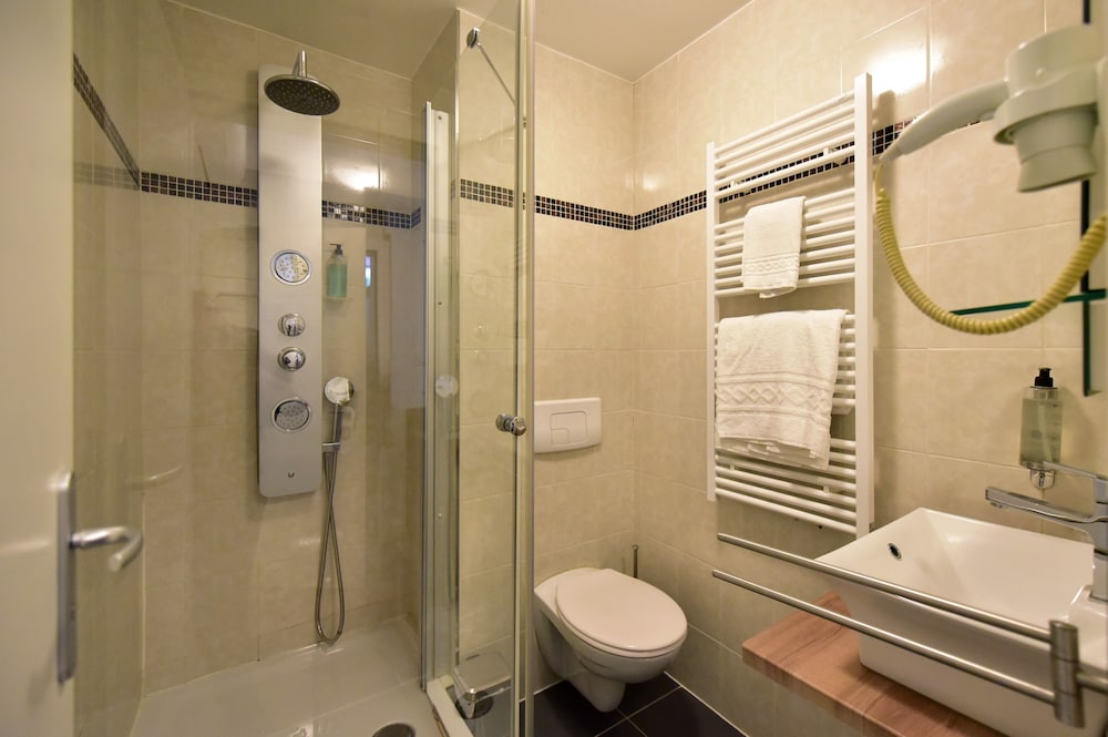 Hotel Rousseau Geneva 46/50