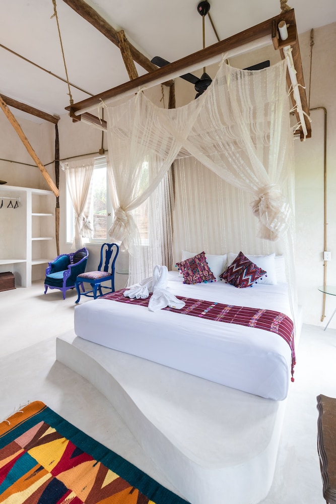 ROOF TOP, SUPERIOR, KING BED, JUNGLE VIEW, TERRACE
