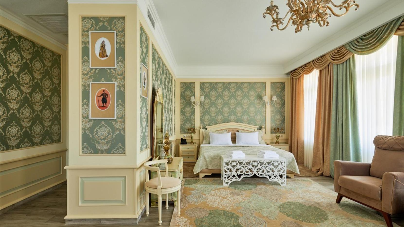 Room, Twin Beds, No Window, Small