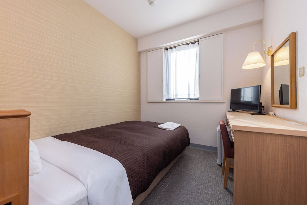 ROOM, SINGLE
