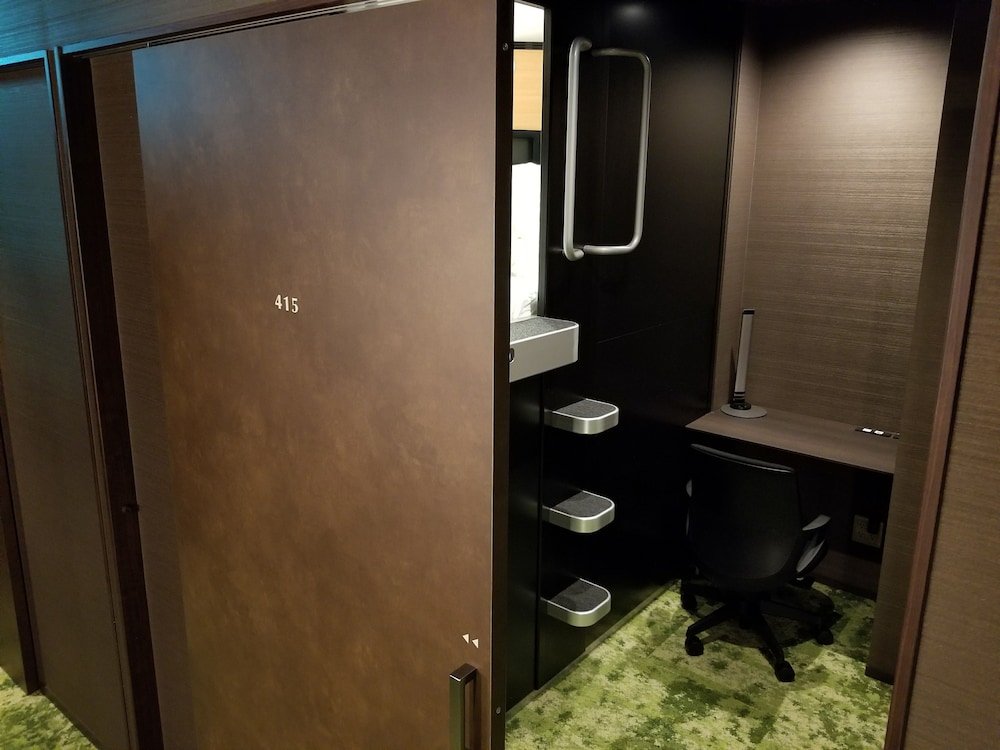 Glansit Akihabara Comfort Capsule Hotel 22/22