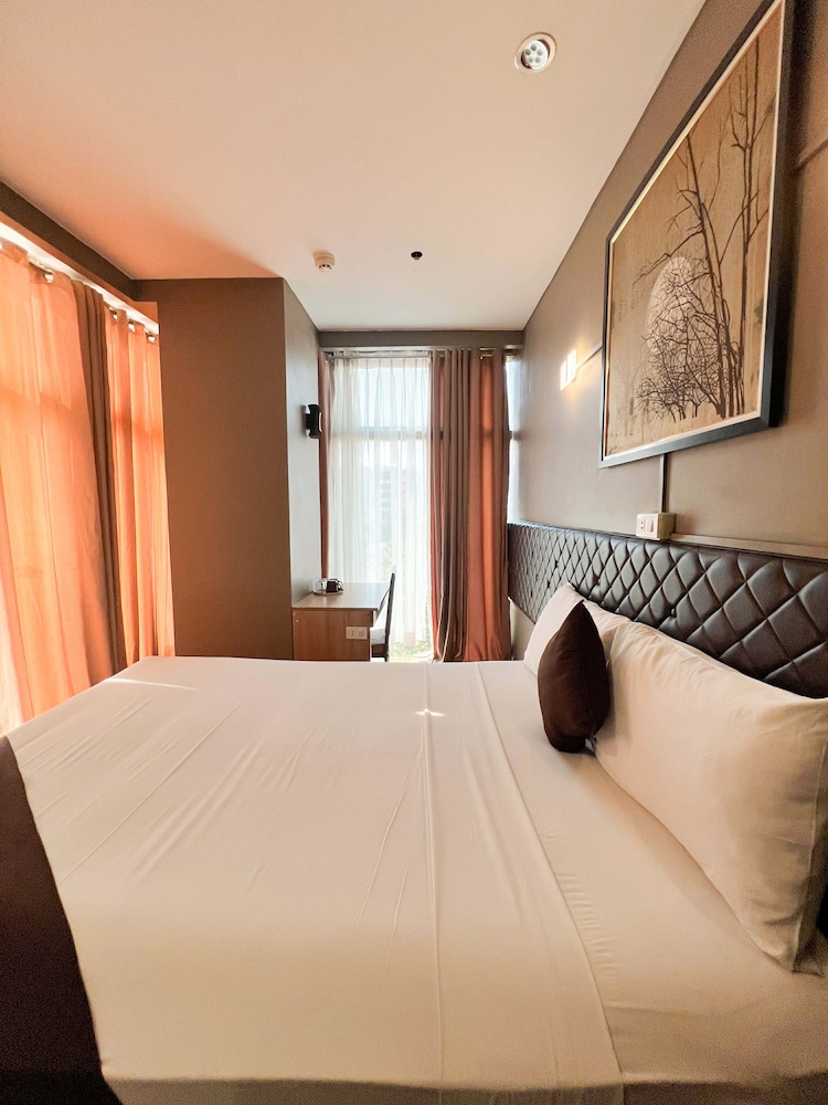 Cebu Capitol Central Hotel and Suites powered by Cocotel 20/55