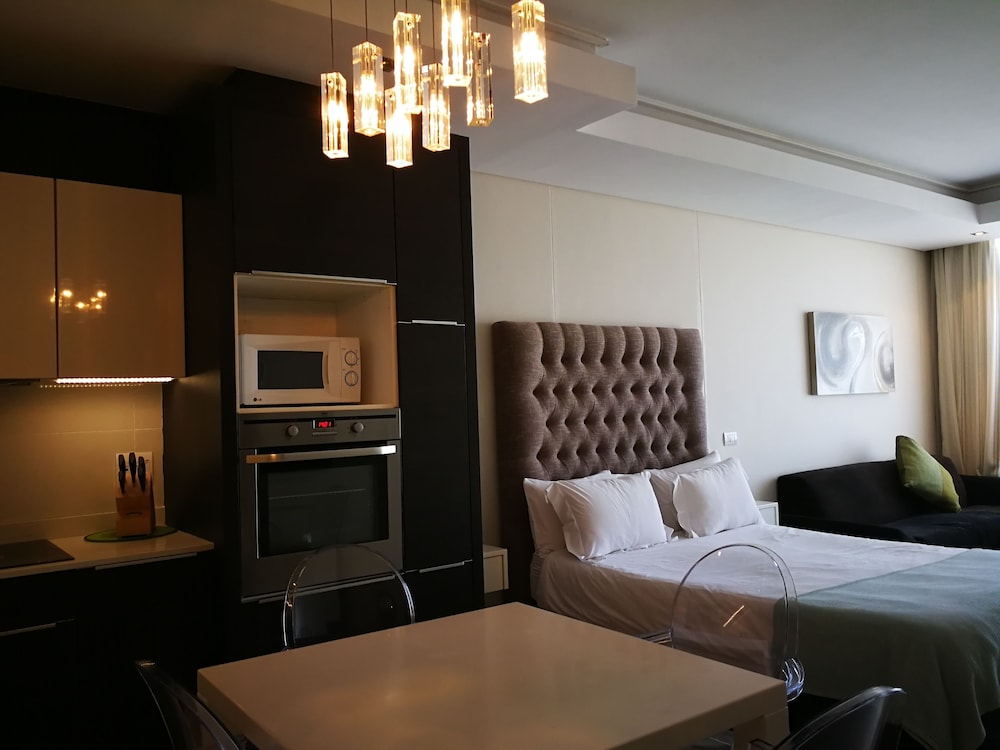 The Residences At Crystal Towers 14/46