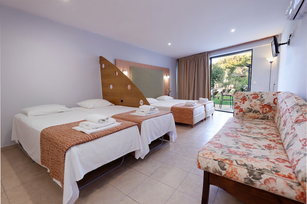 Punta Hotel 18/67