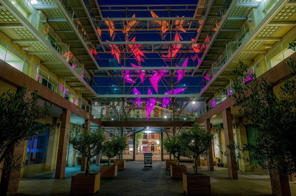 Grand Hotel Downtown 2/50