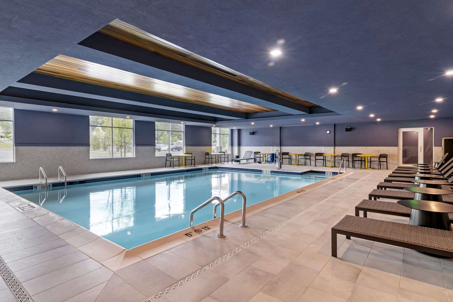 Cambria Hotel North Conway 15/27