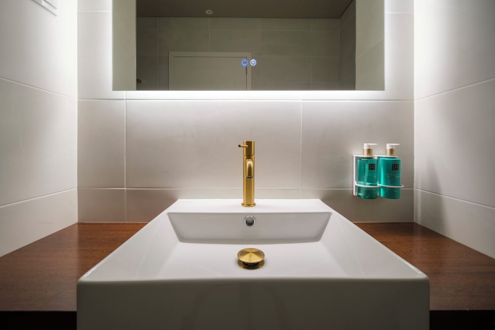 AZORES BOOK HOTEL 46/46