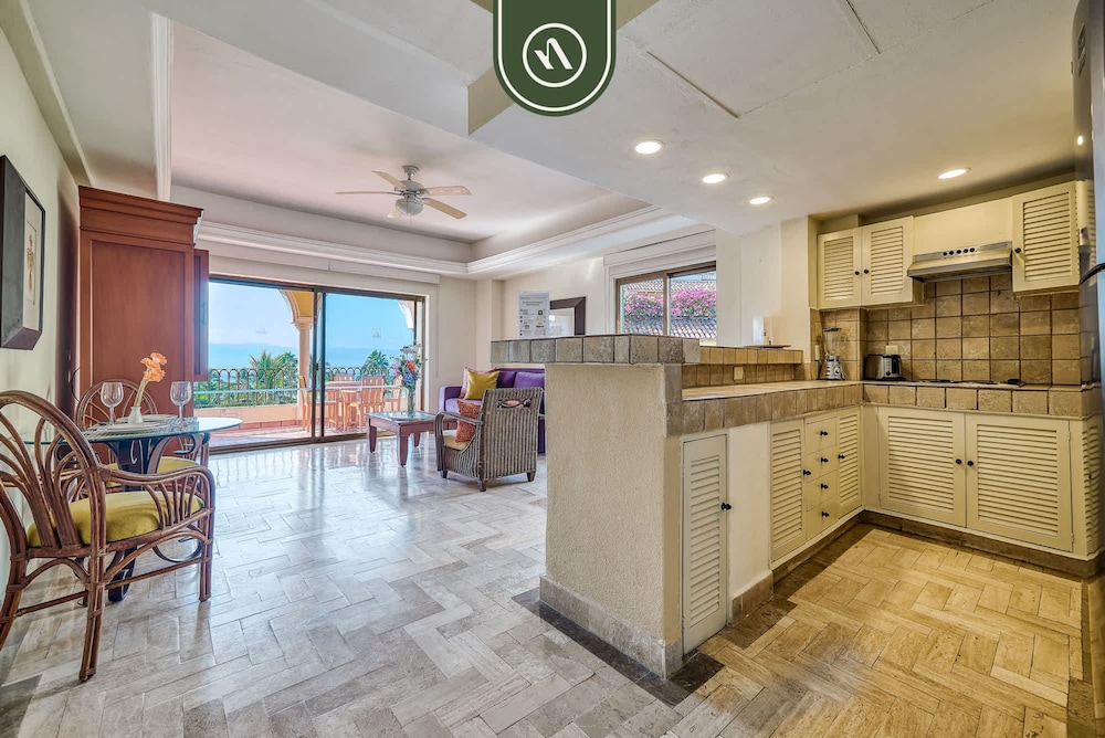 Velas Vallarta Suites Resort All Inclusive 18/99