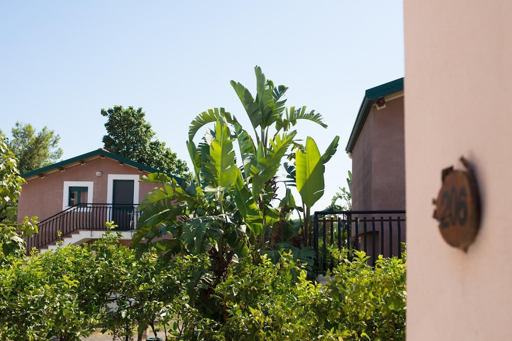 Villaggio Alkantara 64/66