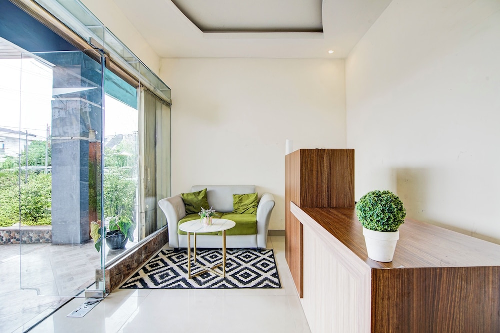 Capital O Pusat Kota Pekanbaru Near Mall Living World Formerly Radja Homestay 27/29