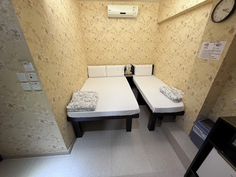 Sleep In Hotel 30/50