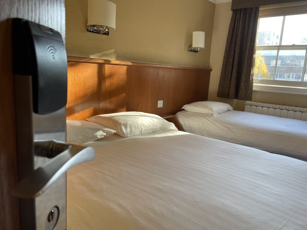 Orchard Hotel 18/41