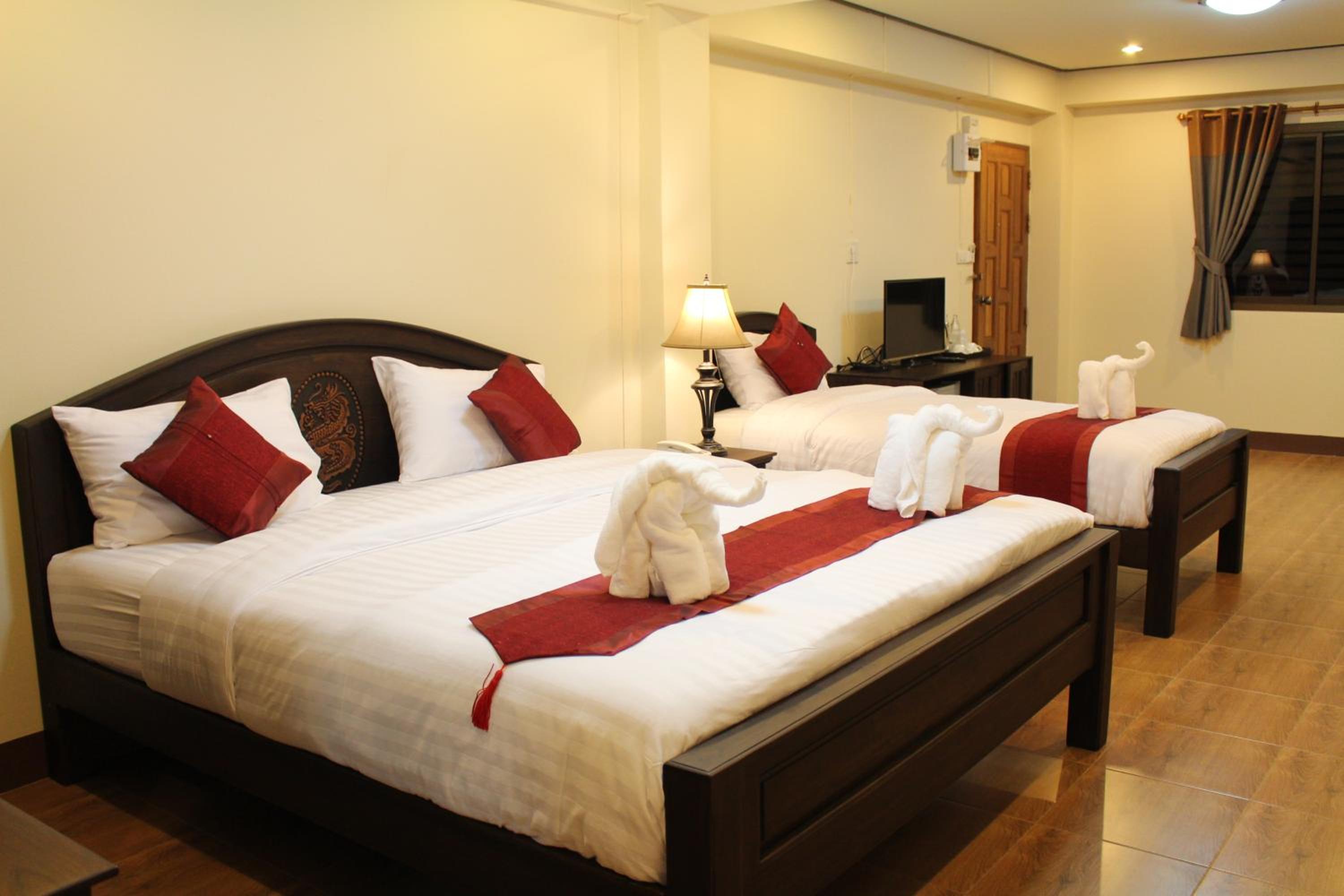 Nan Baankhun Hotel 17/58