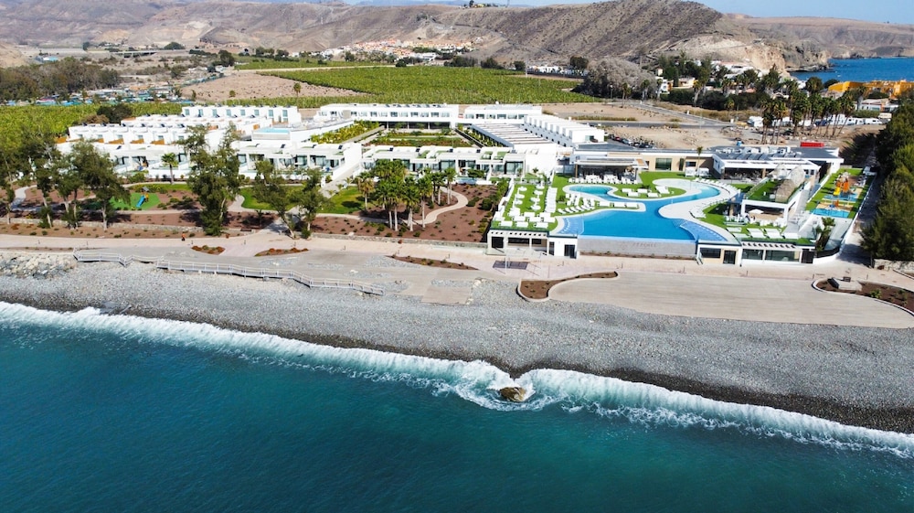 Resort Cordial Santa Agueda and Perchel Beach Club 5/79