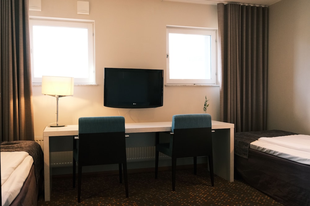 Finn Apartments 33/44