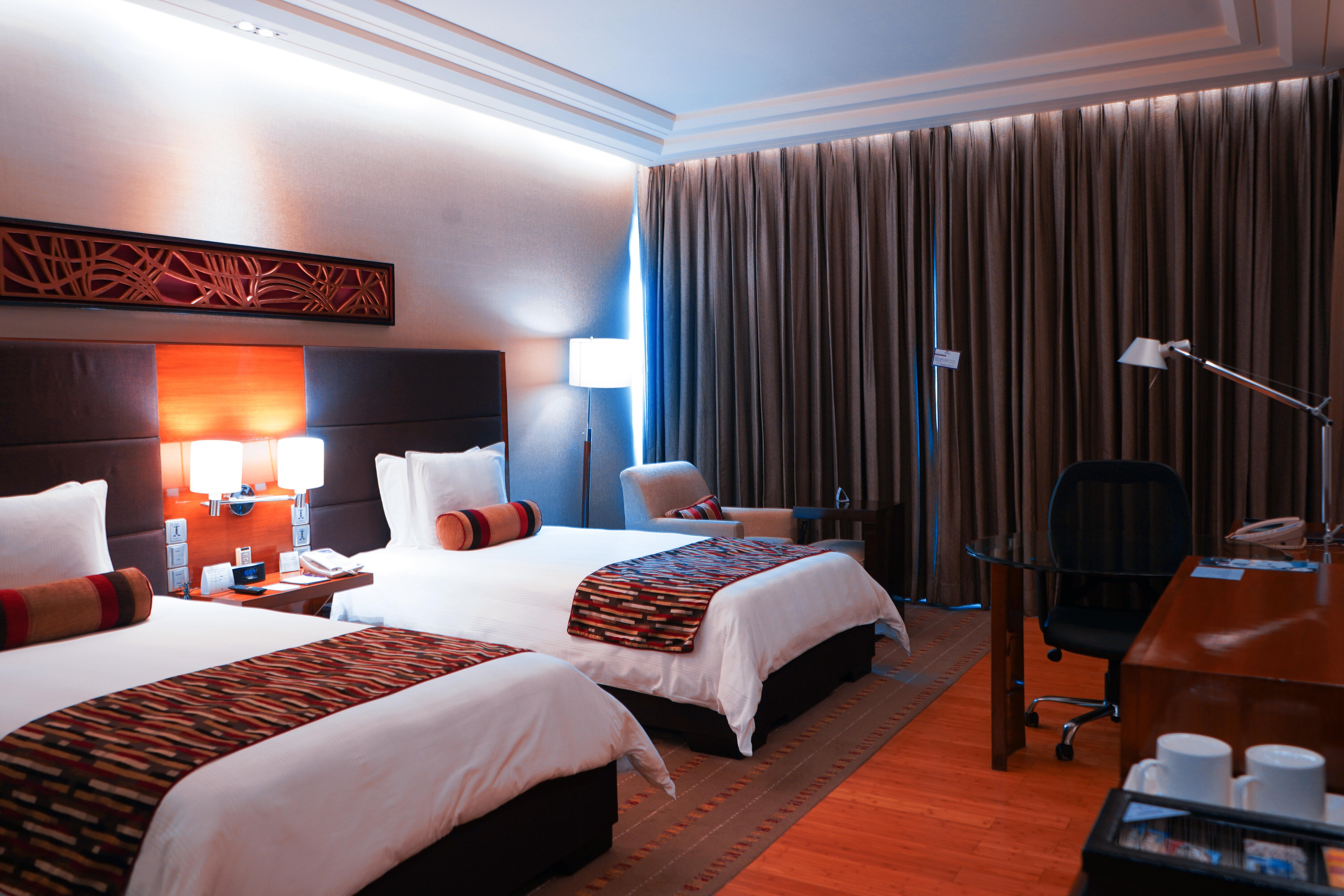 Deluxe, Twin Beds, Pool View
