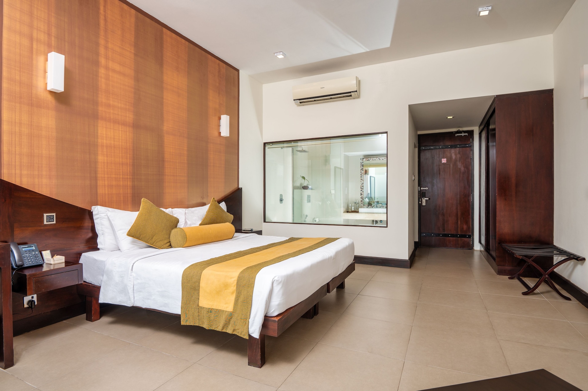 Deluxe, Double Bed